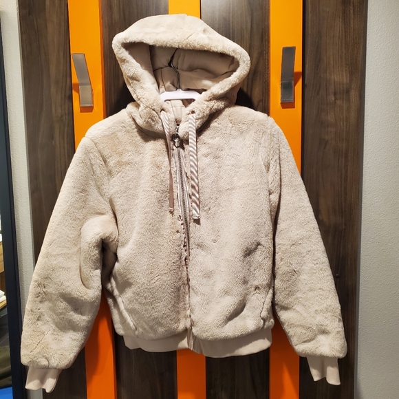 Athleta Ritual Fur Jacket Womens Size Medium - Picture 3 of 16